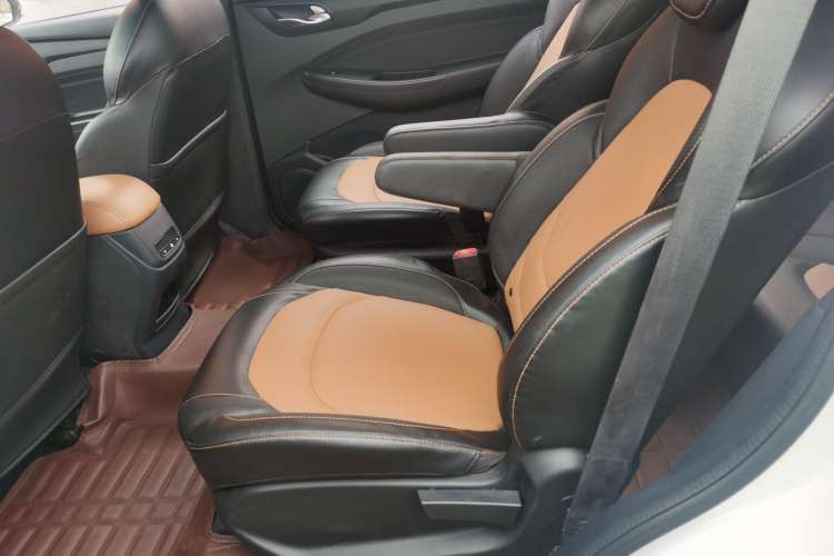 Used Wuling Hongguang S3 2018 1.5L Manual Comfort Model China V Standard