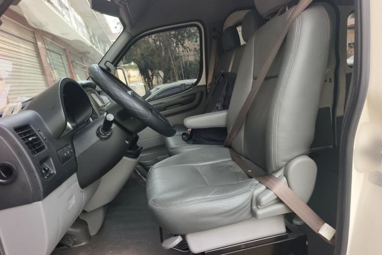 Used Dongfeng Yufeng 2016 2.5T Lingyun Van Short Wheelbase Mid-Roof China V Standard ZD25 Left Front Seat