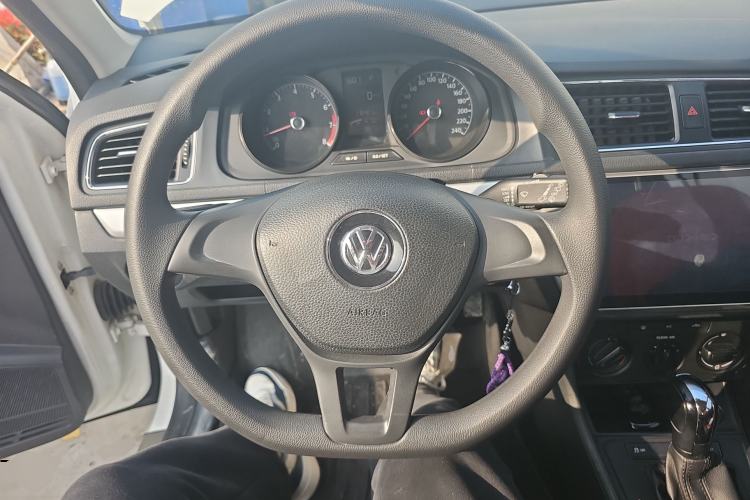 Used Volkswagen Gran Lavida 2017 1.6L Automatic Fashion Edition Steering Wheel