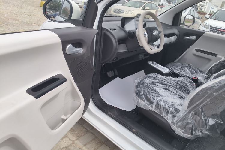 Used CHANGAN NEVO Lumin 2026 Model Treasure Edition 205km Beloved Beige Guoxuan
