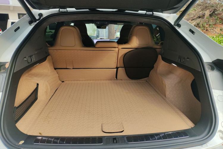 Used Hima Luxeed R7 2024 All-Electric 802 km Max Trunk