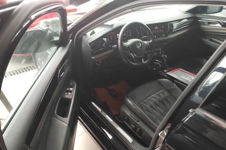 Used Volkswagen Passat 2019 330TSI Luxury Edition China VI Standard
