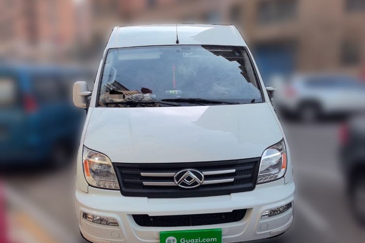 Used SAIC MAXUS Xintu V80 2023 2.0T AMT Classic Aoyuntong Power Version Long Wheelbase Mid-Roof Design 6/7/8/9-Seater
