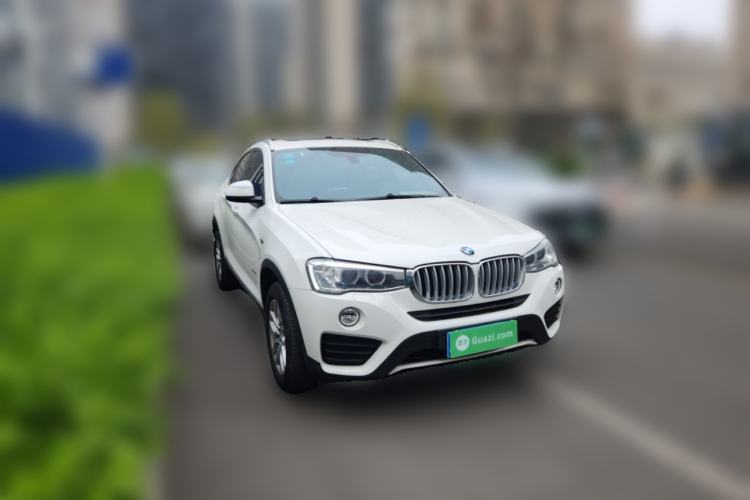 Used BMW X4  Front Right 45 Deg