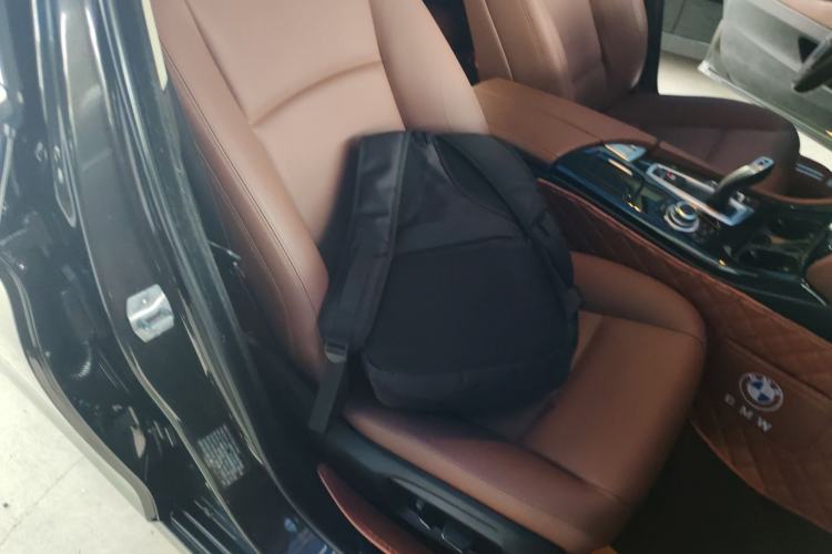 Used BMW 5 Series 2014 520Li Elegant Model
