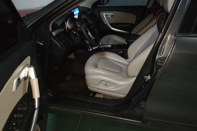 Used Bestune X80 2013 2.0L automatic luxury version Driver Seat