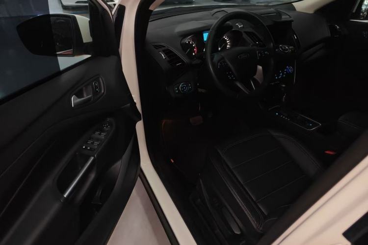 Used Ford Kuga 2017 EcoBoost 180 Two-Wheel-Drive Platinum Edition