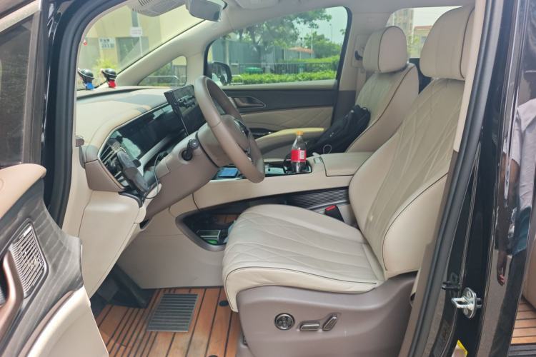 Used Denza D9 2022 DM-i 970 Four-Wheel Drive Prestige Model