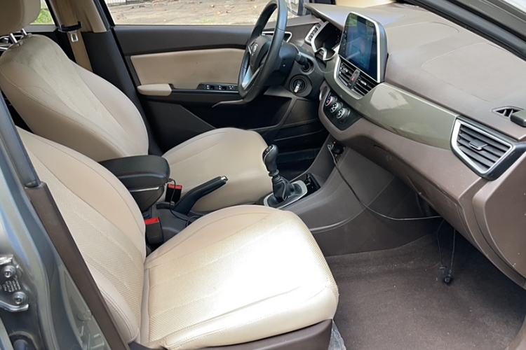 Used Baojun 310W 2017 1.5L Manual Comfort Version China VI Emission Standard