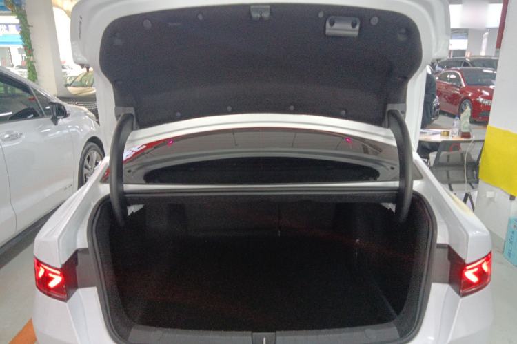 Used BYD Qin PLUS 2024 HONOR Edition DM-i 55KM Leading Model Trunk