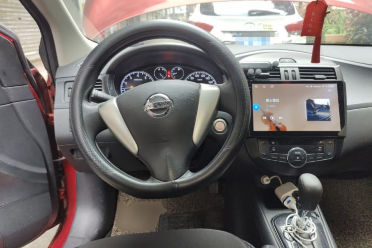 Used Nissan Tiida 2013 1.6L CVT Cool Cafe Edition Steering Wheel