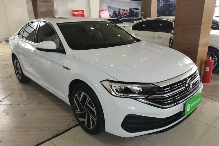 Used Volkswagen Sagitar 2025 300TSI DSG Flyover Edition Front Right 45 Deg