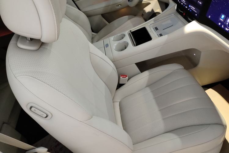 Used Hima AITO M8 2025 Extended-Range Max+ Version 53.4 kWh 5-Seater Edition
