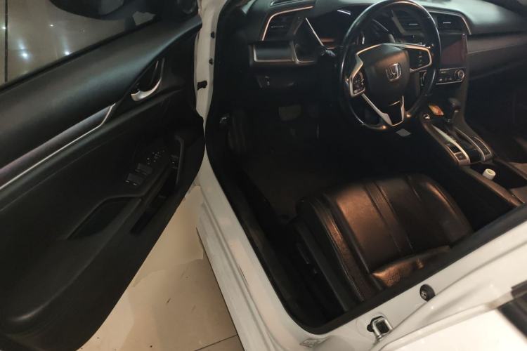 Used Honda Civic 2016 220TURBO CVT Prestige Edition Driver Seat