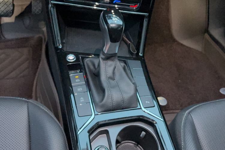 Used Volkswagen Passat 2025 Premium Version 380TSI Dragon Edition