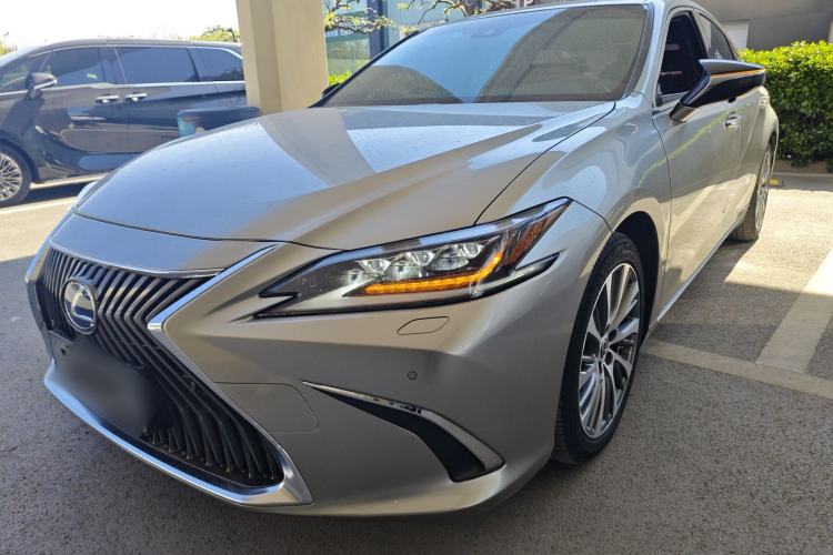 Used Lexus ES 2020 300h Premium Edition