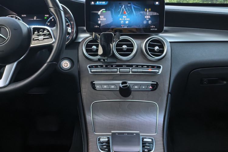 Used Mercedes-Benz GLC 2020 GLC 300 L 4MATIC Dynamic Edition Audio And AC Panel