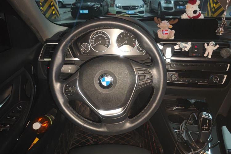Used BMW 3 Series 2018 320Li Fashion Model Steering Wheel