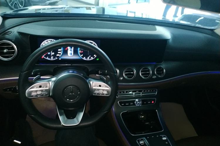 Used Mercedes-Benz E-Class 2019 Restyled E 300 L Sporty and Stylish Edition Center Console
