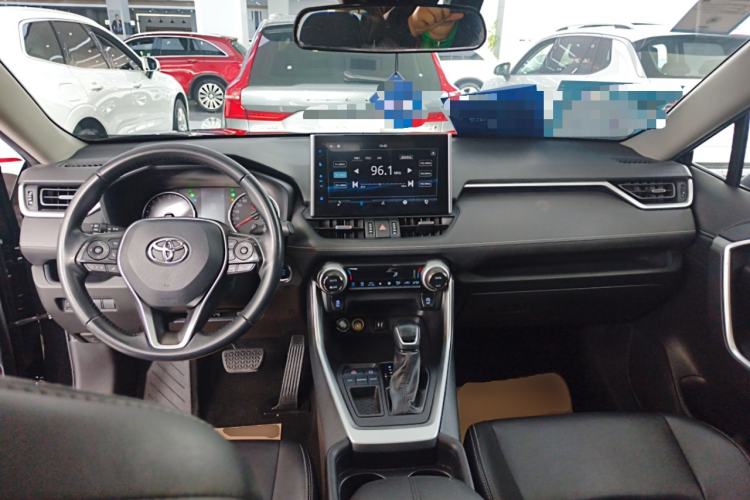 Used Toyota Wildlander 2022 2.0L CVT Two-Wheel Drive Luxury Edition Center Console