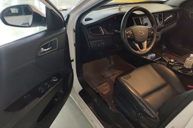 Used Hyundai Mistra 2014 1.8L Automatic Smart GLS Driver Seat