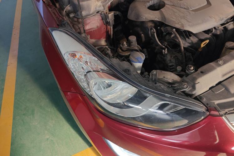 Used Hyundai Elantra (5th Generation / Langdong) 2015 1.6L Automatic Leading Model Right Front Headlight
