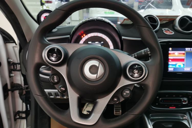 Used smart forfour 2018 0.9T 66 kW Pioneer Edition
