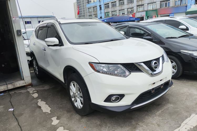 Used Nissan X-Trail 2016 2.5L CVT Sport Edition 4WD Front Right 45 Deg