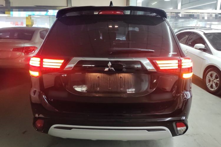 Used Mitsubishi Outlander 2021 2.4L 4x4 Zhi Xiang Edition 7 Seats