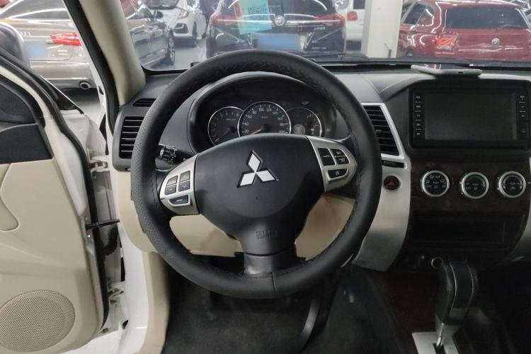 Used Mitsubishi Pajero Sport 2013 3.0L Automatic 4x4 Flagship Edition