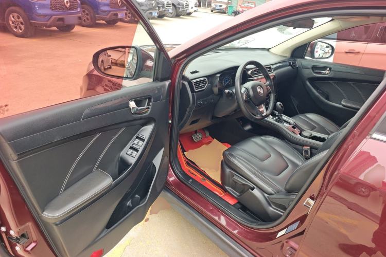 Used Dongfeng Fengon 580 2017 Revised Version 1.5T CVT Luxury Edition Driver Seat