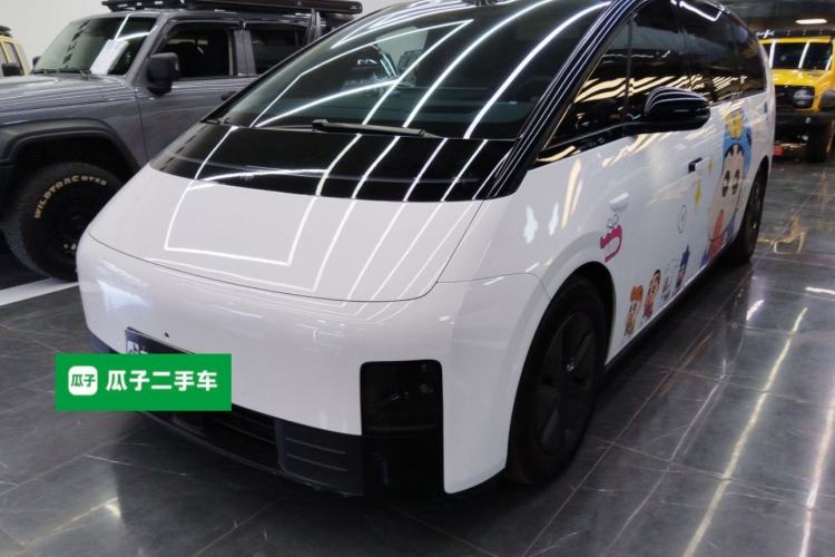 Used Li Auto MEGA 2024 Ultra Model
