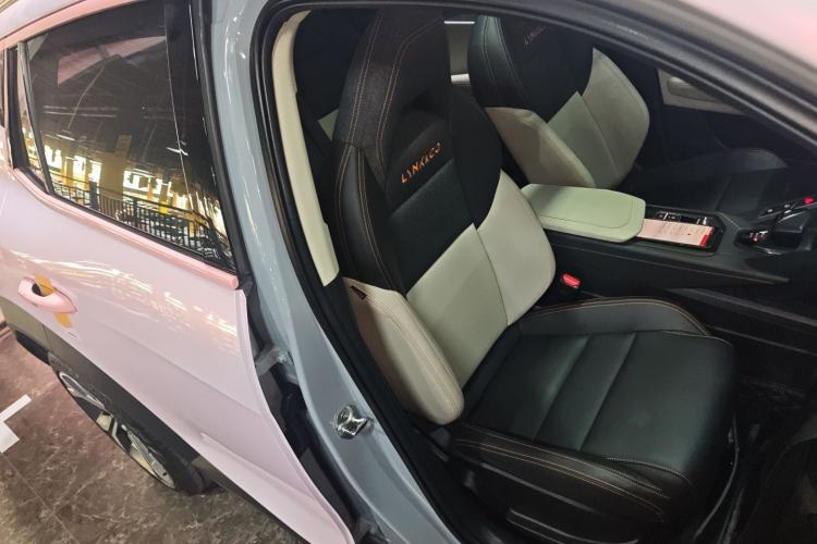 Used Lynk & Co 06 EM-P 2022 PHEV 84 km Range Pro Version