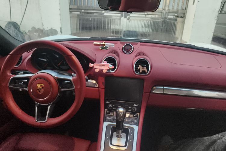 Used Porsche 718 2020 Boxster 2.0T Interior 3
