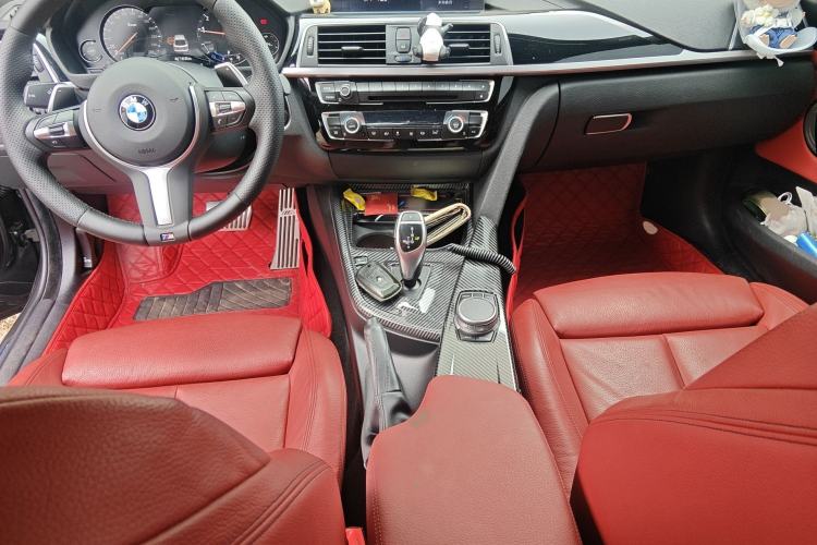 Used BMW 3 Series GT 2020 320i M Sport Night Edition Center Console