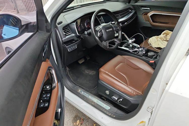 Used Haval H6 2017 Red Label 2.0T Automatic Two-Wheel Drive ZhiShang Model