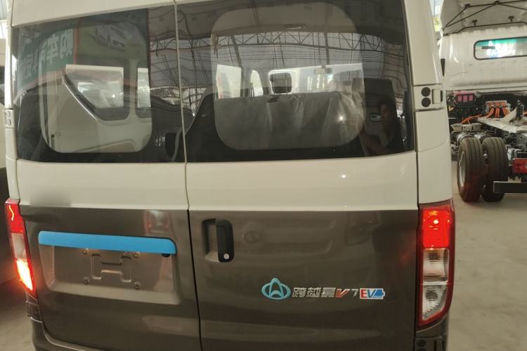 Used CHANGAN KUAYUE Xing V7 EV 2025 Model, 316km Luxury Version, 6-seater, Double Doors, 50.38kWh Rear