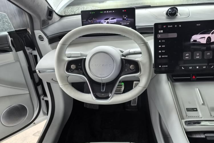 Used Hima Luxeed S7 2025 855 km Max