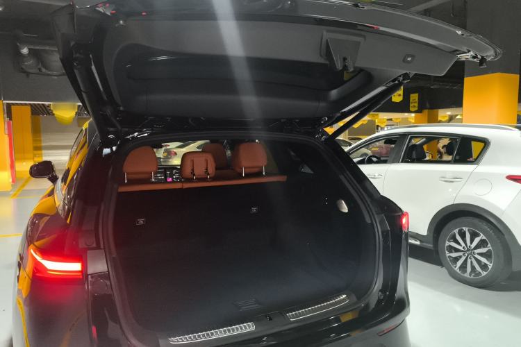 Used XPeng G9 2024 702 Max Trunk