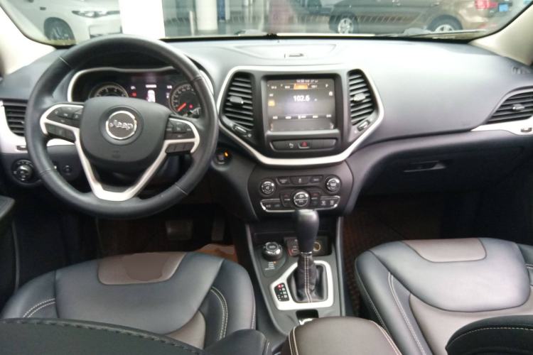 Used Jeep Cherokee 2015 2.4L Elite Edition
