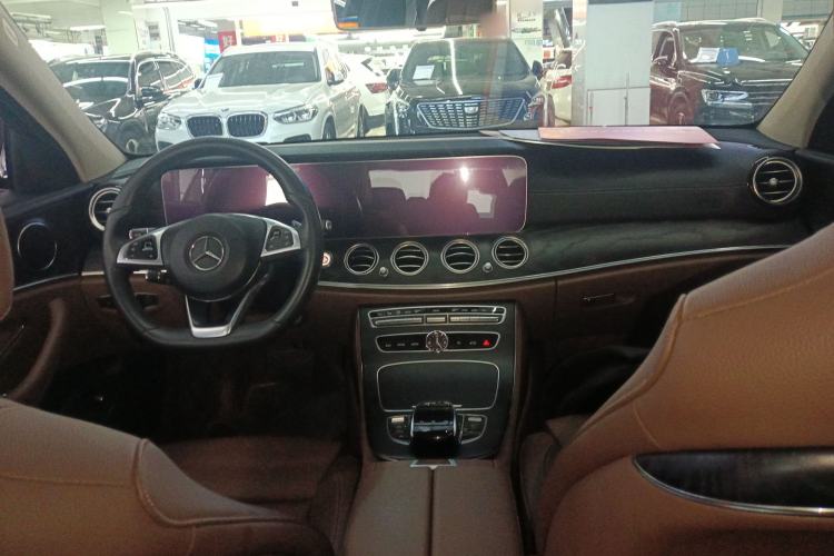 Used Mercedes-Benz E-Class 2016 E 200 L Sport Edition Center Console