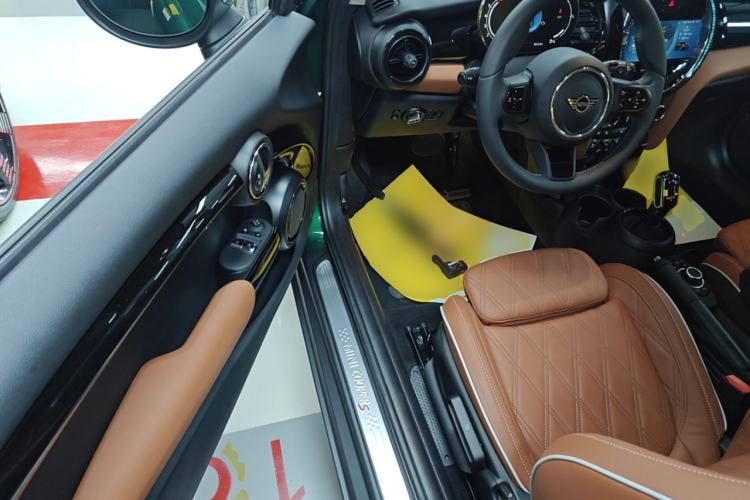 Used MINI MINI 2023 2.0T COOPER S Artist