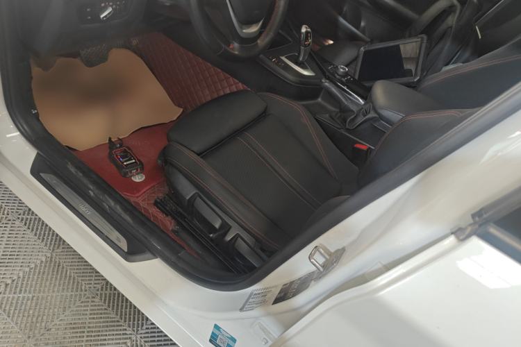 Used BMW 1 Series 2018 118i Sport Design Package Left Front Seat