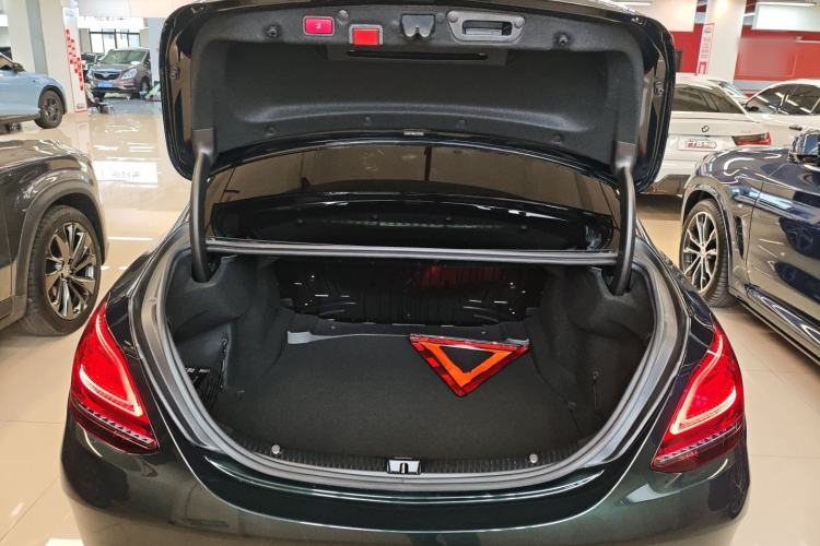 Used Mercedes-Benz C-Class 2020 Restyled C 260 Sport Edition Trunk