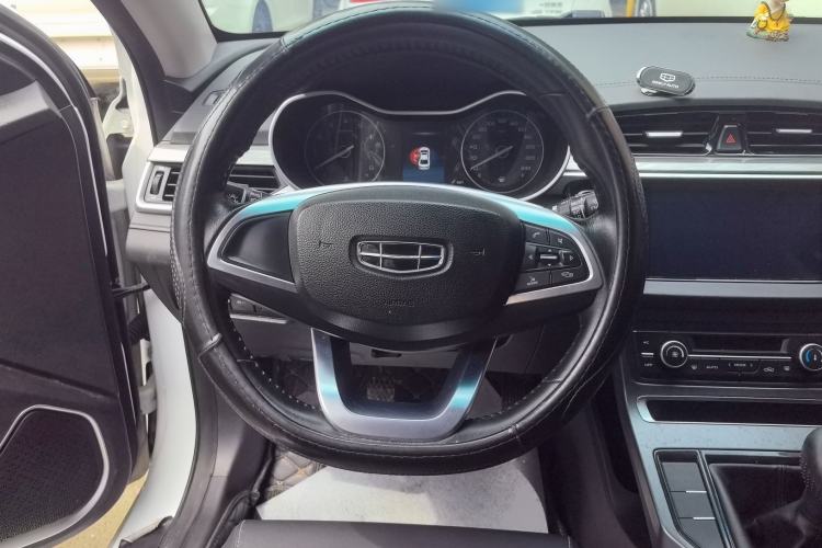 Used Geely Auto Emgrand 2019 Leading Edition 1.5L Manual Luxury Model China VI Standard Steering Wheel