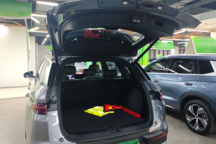 Used BYD Song Pro New Energy 2025 Second-Generation Intelligent Driving Version DM-i 115KM Superior Trim Trunk