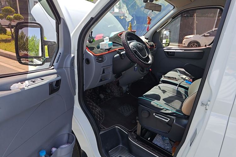 Used SAIC MAXUS Xintu V80 
