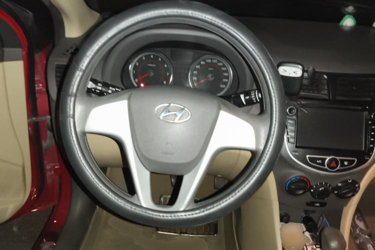 Used Hyundai Verna (older generation) 2010 Sedan 1.4L Automatic Fashionable GT Model Steering Wheel