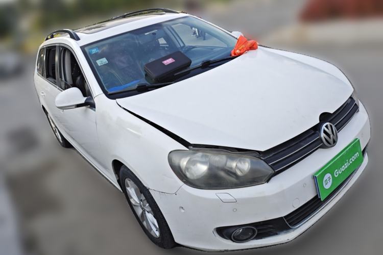 Used Volkswagen Golf 2011 1.4 TSI Comfort Travel Edition Front Right 45 Deg