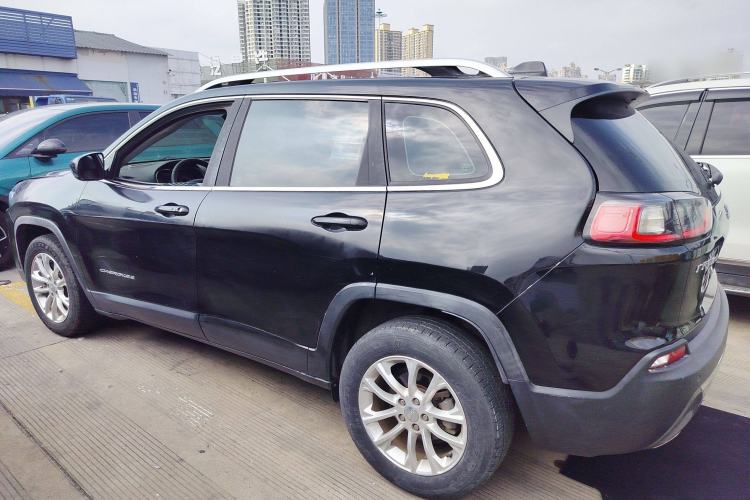 Used Jeep Cherokee 2019 2.0T Two-Wheel Drive Smart Enjoyment Version China V